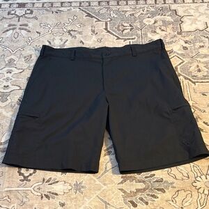 Nike Dri Fit golf Men's Black Performance Cargo Shorts size 38
